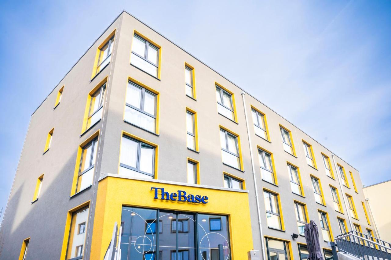 The Base Berlin One Hotel Exterior photo